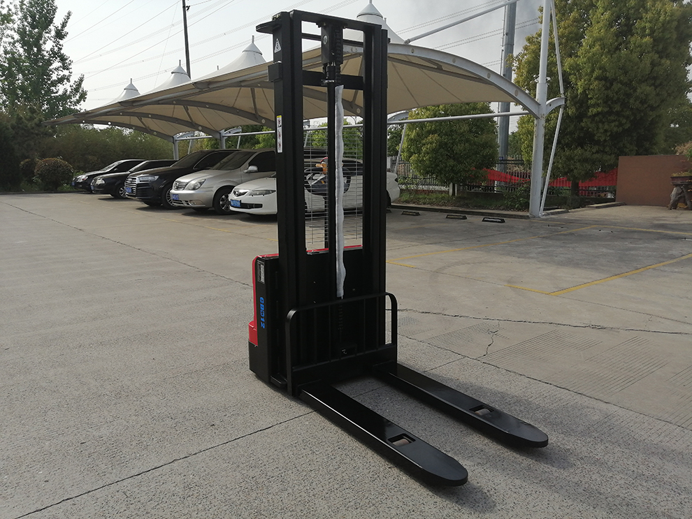 CDD-ES full electric stacker